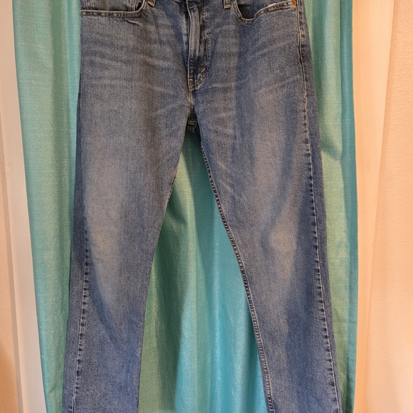 Levi's Classic Blue Jeans - Picture 2 of 4